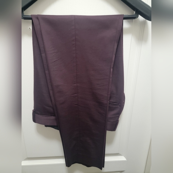 Express Suit - Picture 2 of 2